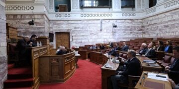 Στιγμιότυπο από την κοινή συνεδρίαση των επιτροπών Δημόσιας Διοίκησης, Δημόσιας Τάξης Και Δικαιοσύνης και ελληνισμού της Διασποράς (φωτ.: EUROKINISSI/Γιάννης Παναγόπουλος)