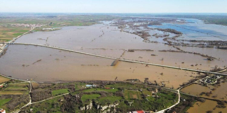Η φωτογραφία είναι από την ανακοίνωση του Σωκράτη Φάμελλου για τον πλημμυρισμένο Έβρο
