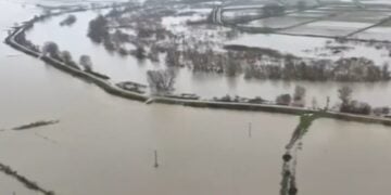 Πλημμυρισμένες οι περιοχές γύρω από τον Έβρο (φωτ.: glomex)