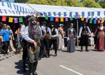 Η Ποντιακή Εστία Μελβούρνης παρουσίασε χορούς του Πόντου, κερδίζοντας τις εντυπώσεις (φωτ.: SiaLeon Video Production)