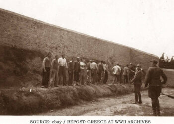 Η μία από τις επίμαχες φωτογραφίες της συλλογής του Τιμ ντε Κρένε