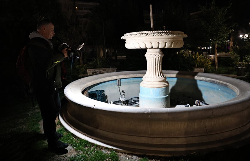 Το σιντριβάνι στην στην πλατεία Δαβάκη, από το οποίο ανασύρθηκε το 2 ετών κοριτσάκι (φωτ.: EUROKINISSI / Γιάννης Παναγόπουλος)