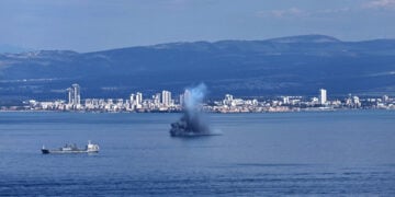 (Φωτ.: EPA / ATEF SAFADI)