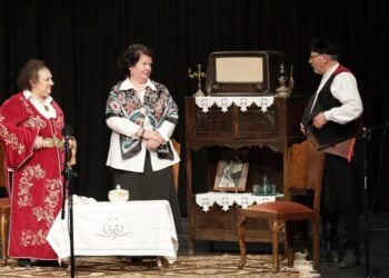 Στιγμιότυπο από παλαιότερη αναπαράσταση του γάμου που ενώνει Ρουμελιώτες και Μικρασιάτες (φωτ.: Δήμος Λαμιέων)