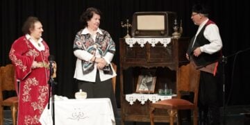 Στιγμιότυπο από παλαιότερη αναπαράσταση του γάμου που ενώνει Ρουμελιώτες και Μικρασιάτες (φωτ.: Δήμος Λαμιέων)