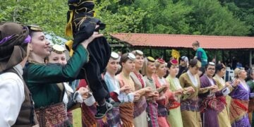 Ποντιακό γλέντι στο Οχυρό Νυμφαίας, στα «Παρχάρια 2025» (φωτ.: Facebook / Παρατηρητής της Θράκης)