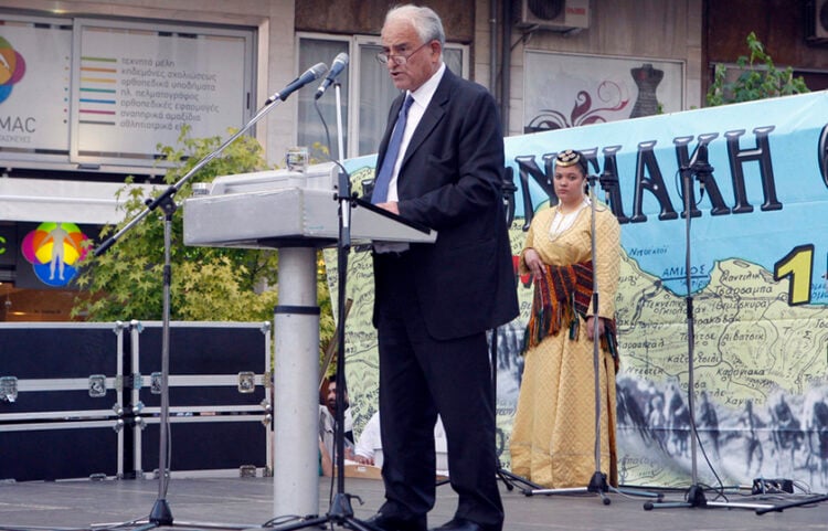 Ο Γιώργος Παρχαρίδης ως πρόεδρος της Διεθνούς Συνομοσπονδίας Ποντίων Ελλήνων (ΔΙΣΥΠΕ) στις εκδηλώσεις μνήμης της γενοκτονίας του Ποντιακού Ελληνισμού που είχε διοργανώσει το 2015 η Παμποντιακή Ομοσπονδία Ελλάδος στη Θεσσαλονίκη (φωτ.: ΑΠΕ ΜΠΕ/PIXEL/Σωτήρης Μπαρμπαρούσης)