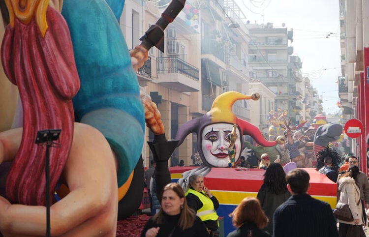 Άρματα στο Πατρινό Καρναβάλι 2026 (φωτ.: Facebook / Πατρινό Καρναβάλι Κοινωφελής Επιχείρηση)