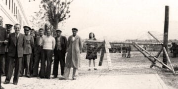 Η «πύλη» εισόδου στο στρατόπεδο «Παύλου Μελά» (πηγή: kzpavlosmelas.hist.auth.gr)