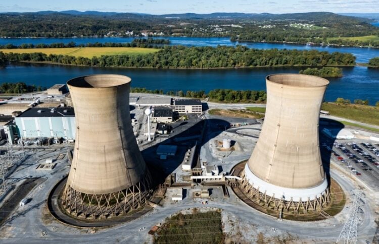 Κλειστός πυρηνικός σταθμός ηλεκτροπαραγωγής στην Πενσυλβάνια των ΗΠΑ, ο οποίος θα τεθεί ξανά σε λειτουργία το 2028 για να παρέχει ενέργεια σε κέντρα δεδομένων που ανήκουν στη Microsoft (φωτ.: EPA/Jim Lo Scalzo)