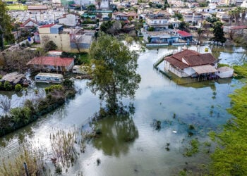 Πλημμύρες στο Βαρθολομιό από τον ποταμό Πηνειό. Τρίτη 17 Φεβρουαρίου 2026   (φωτ.: ilialive.gr / Γιάννης Σπυρούνης)