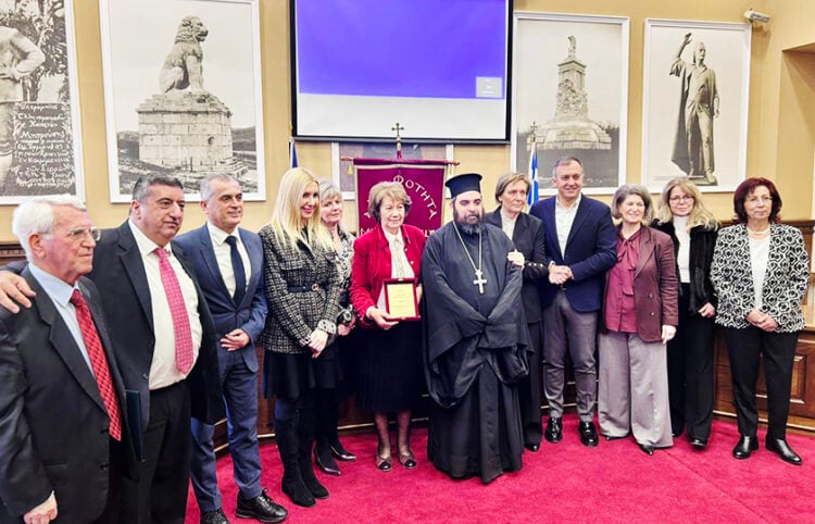 Αναμνηστική φωτογραφία για τα Πολυκάρπεια 2026 Παναγιώτης Σπυρόπουλος και Δουκαίνη Ζαπριάνου (φωτ.: Facebook / Αδελφότητα Μικρασιατών Ν. Σερρών «Ο Άγιος Πολύκαρπος»)