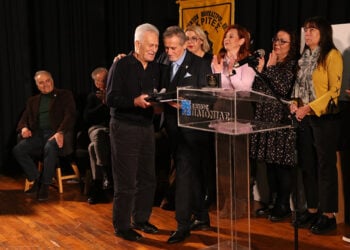 Μια ιδιαίτερα συγκινητική στιγμή από την εκδήλωση των «Ακριτών» Πολυκάστρου & Περιχώρων