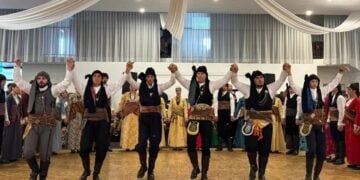 Χορευτές της Ποντιακής Εστίας Μελβούρνης στο Ελληνικό Φεστιβάλ του Coburg (φωτ.: facebook/Pontiaki Estia Melbourne)