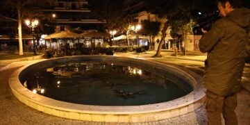 Το σιντριβάνι μέσα στο οποίο έπεσε το άτυχο κοριτσάκι (φωτ.: EUROKINISSI/Γιάννης Παναγόπουλος)