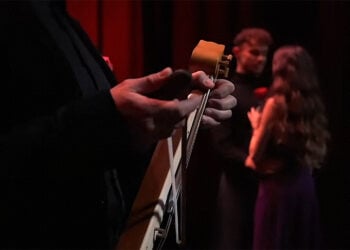 (Στιγμιότυπο από το βιντεοκλίπ του τραγουδιού)