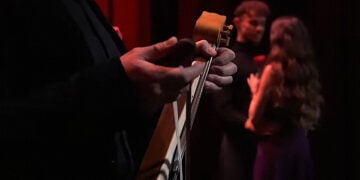 (Στιγμιότυπο από το βιντεοκλίπ του τραγουδιού)