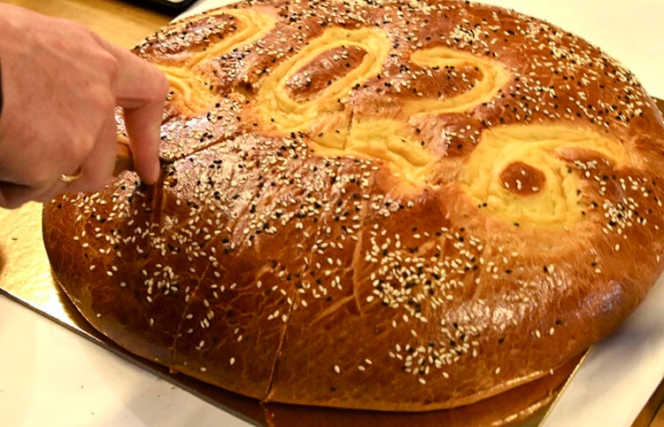 Κοπή πίτας για το 2026  (φωτ.: αρχείο EUROKINISSI /  Χρήστος Μπόνης)