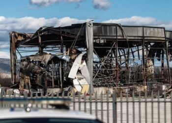 Τα ερείπια της μονάδας όπου σημειώθηκε η φονική έκρηξη (φωτ.: EUROKINISSI/Θανάσης Καλλιάρας)