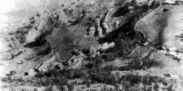 Τα χάνια στο Χαμψίκιοϊ, σε φωτογραφία που τράβηξαν οι Ρώσοι στρατιώτες το 1916 (πηγή: «Η Έξοδος», τόμ. Θ')