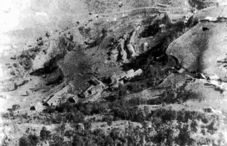 Τα χάνια στο Χαμψίκιοϊ, σε φωτογραφία που τράβηξαν οι Ρώσοι στρατιώτες το 1916 (πηγή: «Η Έξοδος», τόμ. Θ')