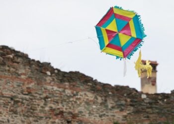 Χαρταετός πάνω από τα Κάστρα, στη Θεσσαλονίκη (φωτ. EUROKINISSI/Ραφαήλ Γεωργιάδης)