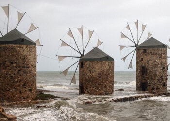 Νερόμυλοι έγιναν οι ανεμόμυλοι της Χίου (φωτ.: EUROKINISSI / Κώστας Αναγνώστου)