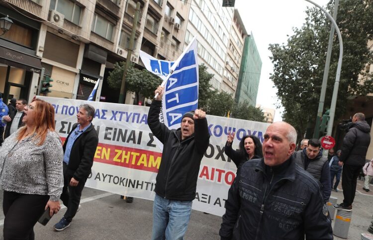 Απεργιακή συγκέντρωση αυτοκινητιστών ταξί της Αττικής, στα γραφεία του ΣΑΤΑ και πορεία στην πλατεία Συντάγματος, Τρίτη 17 Μαρτίου 2026  (φωτ.: Σωτήρης Δημητρόπουλος/EUROKINISSI)