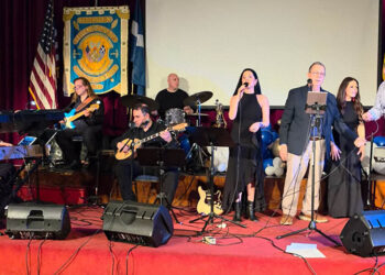 Στιγμιότυπο από τη συναυλία που καθήλωσε τους ομογενείς (πηγή: youtube.com)