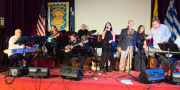 Στιγμιότυπο από τη συναυλία που καθήλωσε τους ομογενείς (πηγή: youtube.com)