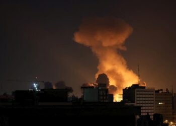 Εικόνα από τα χτυπήματα του ισραηλινού στρατού κατά της Τεχεράνης, σήμερα τα ξημερώματα (φωτ.: 
EPA/ Abedin Taherkenareh)