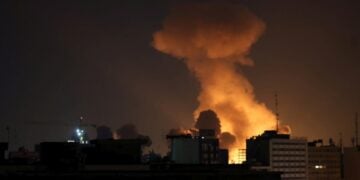 Εικόνα από τα χτυπήματα του ισραηλινού στρατού κατά της Τεχεράνης, σήμερα τα ξημερώματα (φωτ.: 
EPA/ Abedin Taherkenareh)