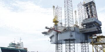 Πλατφόρμα εξόρυξης φυσικού αερίου στον κόλπο του Γκουαγιακίλ, στον Ισημερινό (φωτ. αρχείου: EPA/Gerardo Menoscal)