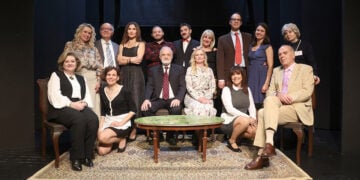 Η θεατρική ομάδα  «Τέχνη και Δράση» του Αντώνη Περπινιά στην κωμωδία του Δ. Ψαθά «Μικροί Φαρισαίοι» (φωτ.: Δημήτρης Μπουρνούς)