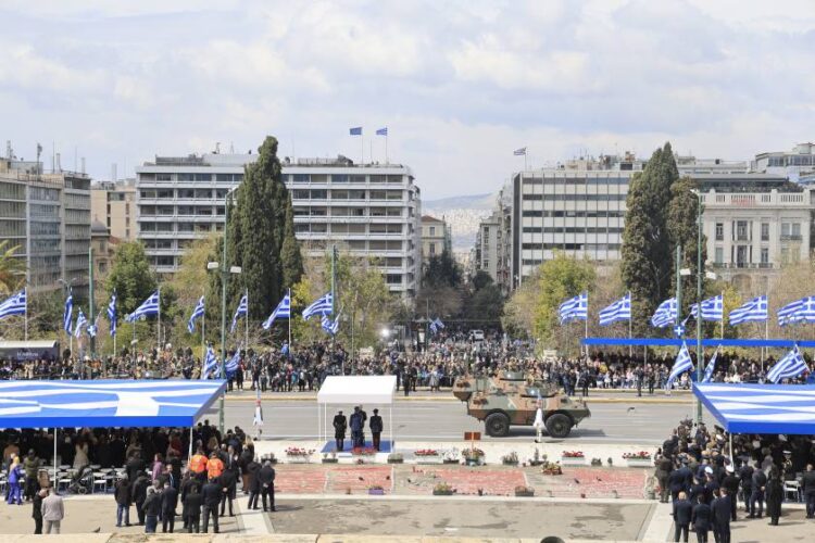Σε εξέλιξη η στρατιωτική παρέλαση στην Αθήνα για την εθνική επέτειο της 25ης Μαρτίου 1821 (φωτ.: Γιώργος Κονταρίνης/EUROKINISSI)