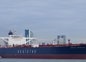 Η φωτογραφία απεικονίζει το δεξαμενόπλοιο μεταφοράς αργού πετρελαίου Altura, το οποίο παλαιότερα ανήκε στον στόλο της Besiktas Maritime με την ονομασία Besiktas Dardanelles (φωτ.: VesselFinder)