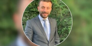 Ο Adam Ekiz (φωτ.: Instagram/beskoyluademekiz)