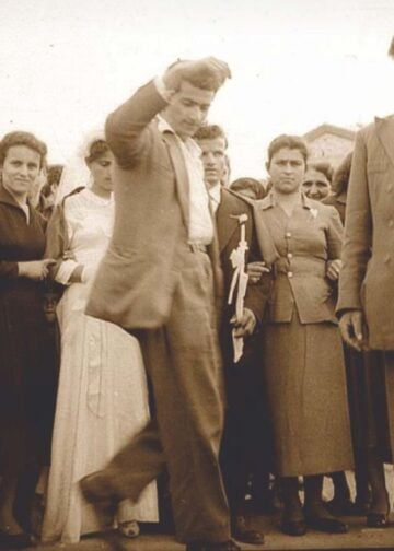 Τμήμα από την αφίσα της θεατρικής παράστασης