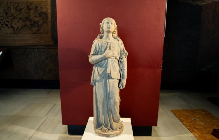 Το άγαλμα του αγγέλου, το οποίο η Τουρκία επέστρεψε στο Οικουμενικό Πατριαρχείο (φωτ.: Anadolu Ajansi)