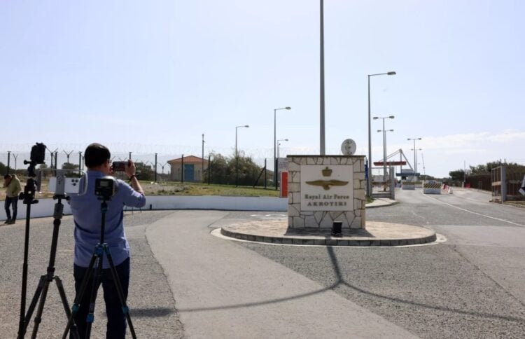 Η είσοδος της βρετανικής βάσης στο Ακρωτήρι της Κύπρου (φωτ.: .philenews.com)