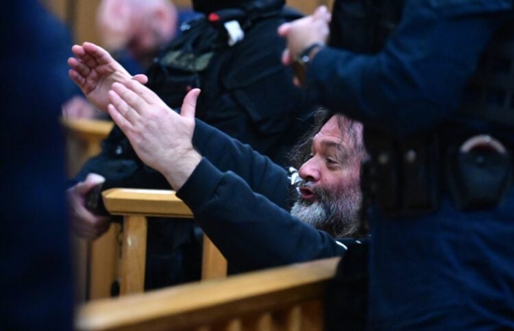 Ο Γιάννης Λαγός αντέδρασε έντονα κατά τη διάρκεια της εισαγγελικής αγόρευσης (φωτ.: EUROKINISSI/Τατιάνα Μπόλαρη)