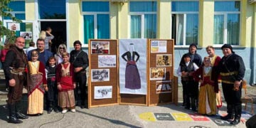 Έξω από το Δημοτικό του Αγίου Γεωργίου Ημαθίας (πηγή: inveria.gr)