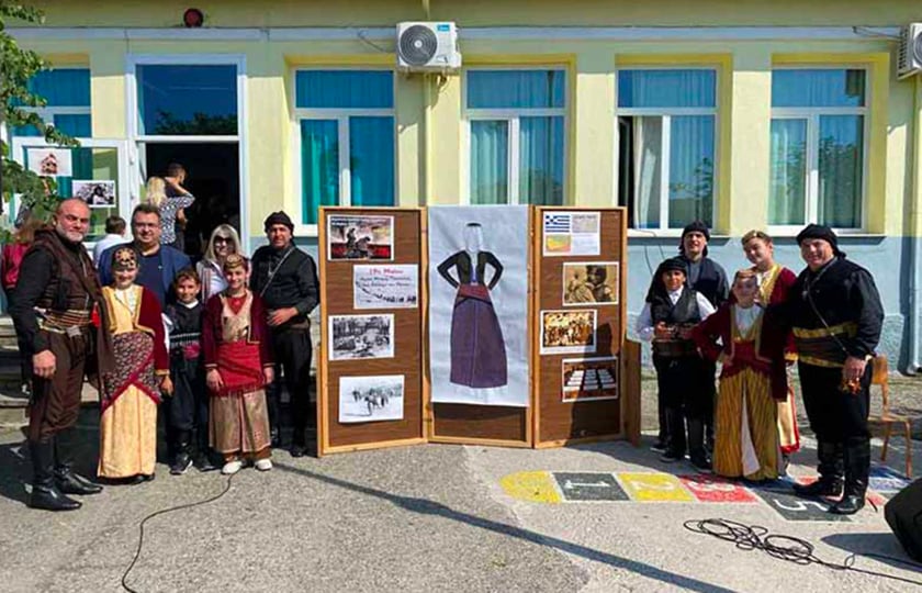 Έξω από το Δημοτικό του Αγίου Γεωργίου Ημαθίας (πηγή: inveria.gr)