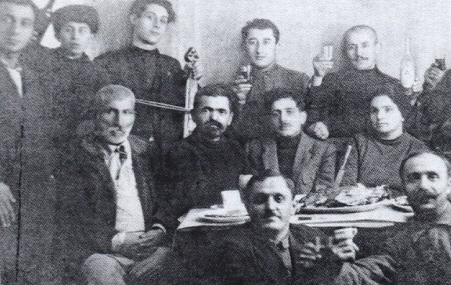 Έλληνες του Μπακού το 1920 (πηγή: azerhistory.com)