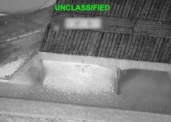 Στιγμιότυπο από βίντεο στο οποίο αποτυπώνεται η εξουδετέρωση στόχου στο Ιράν από τις αμερικανικές δυνάμεις (φωτ.: Χ/Square profile picture
U.S. Central Command)