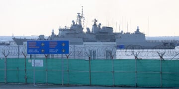 Η ελληνική φρεγάτα «Ψαρά» στο λιμάνι της Λεμεσού, 4 Μαρτίου 2026 (φωτ.: EPA / George Christoforou)