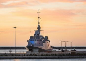 Η γαλλική φρεγάτα Languedoc που η Γαλλία θα στείλει στην Κύπρο (φωτ.: wikipedia commons)