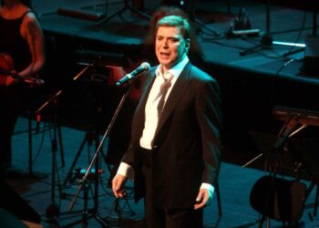 Ο Γιώργος Μαρίνος σε συναυλία αφιερωμένη στον Μάνο Χατζιδάκι το 2007 (φωτ.: EUROKINISSI/Βάσιος Χασιάλης)