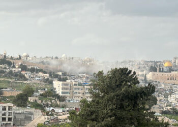 Ιρανικοί πύραυλοι έπεσαν κοντά στα τείχη της Παλιάς Πόλης της Ιερουσαλήμ και κοντά σε ιερούς τόπους, Παρασκευή 20 Μαρτίου 2026 (φωτ.: X / Yosef Goldberger)