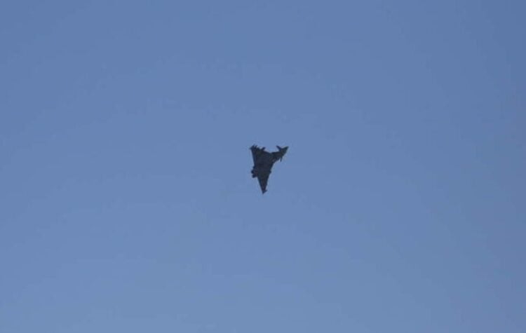 Βρετανικό μαχητικό αεροσκάφος μόλις έχει απογειωθεί από το Ακρωτήρι της Κύπρου (φωτ.: philenews.com)